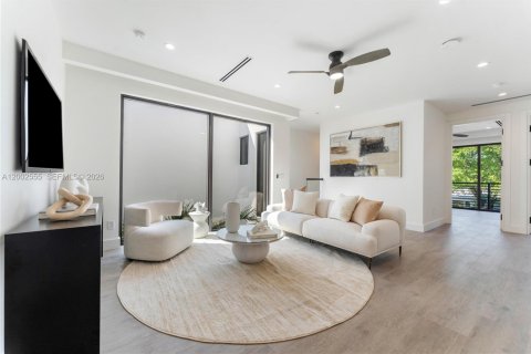Touwnhouse à vendre à Fort Lauderdale, Floride: 4 chambres, 261.43 m2 № 2073218 - photo 16