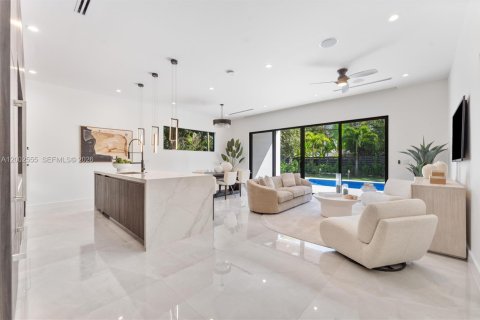 Touwnhouse à vendre à Fort Lauderdale, Floride: 4 chambres, 261.43 m2 № 2073218 - photo 4