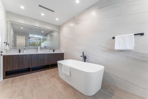 Touwnhouse à vendre à Fort Lauderdale, Floride: 4 chambres, 261.43 m2 № 2073218 - photo 21