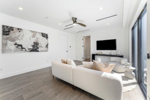 Touwnhouse à vendre à Fort Lauderdale, Floride: 4 chambres, 261.43 m2 № 2073218 - photo 14
