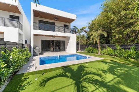 Touwnhouse à Fort Lauderdale, Floride 4 chambres, 261.43 m2 № 2073218