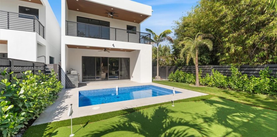 Touwnhouse à Fort Lauderdale, Floride 4 chambres, 261.43 m2 № 2073218