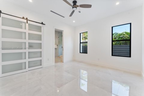 Touwnhouse à vendre à Fort Lauderdale, Floride: 4 chambres, 261.43 m2 № 2073218 - photo 23