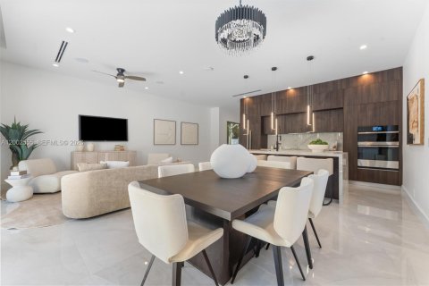 Touwnhouse à vendre à Fort Lauderdale, Floride: 4 chambres, 261.43 m2 № 2073218 - photo 12