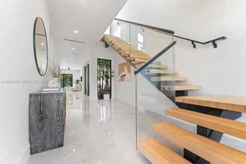 Touwnhouse à vendre à Fort Lauderdale, Floride: 4 chambres, 261.43 m2 № 2073218 - photo 2