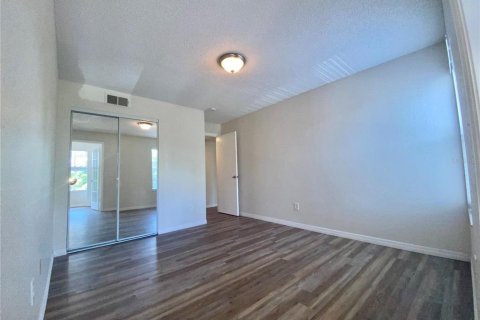 Condo in Orlando, Florida, 3 bedrooms № 2123633 - photo 16