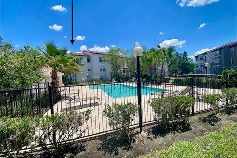 Condo in Orlando, Florida, 3 bedrooms № 2123633 - photo 2
