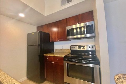 Condo in Orlando, Florida, 3 bedrooms № 2123633 - photo 6