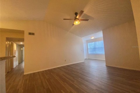 Condo in Orlando, Florida, 3 bedrooms № 2123633 - photo 11
