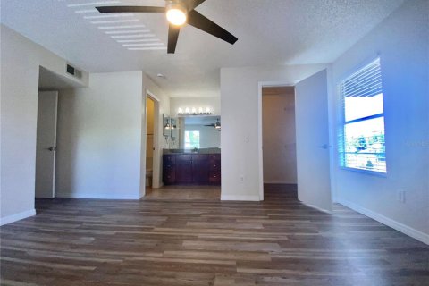Condo in Orlando, Florida, 3 bedrooms № 2123633 - photo 21