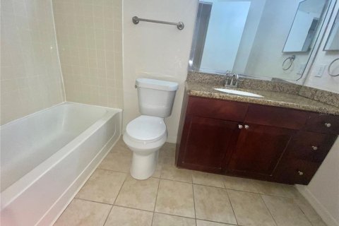 Condo in Orlando, Florida, 3 bedrooms № 2123633 - photo 19