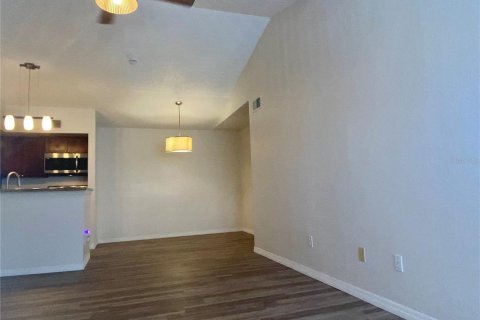 Condo in Orlando, Florida, 3 bedrooms № 2123633 - photo 9