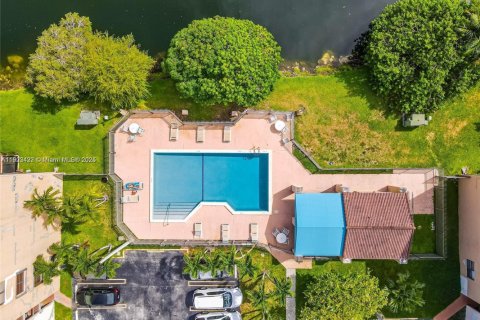 Снять в аренду кондоминиум в Майами, Флорида 3 спальни, 92.9м2, № 1956337 - фото 15