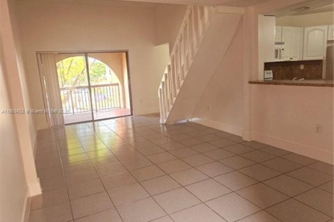 Снять в аренду кондоминиум в Майами, Флорида 3 спальни, 92.9м2, № 1956337 - фото 8