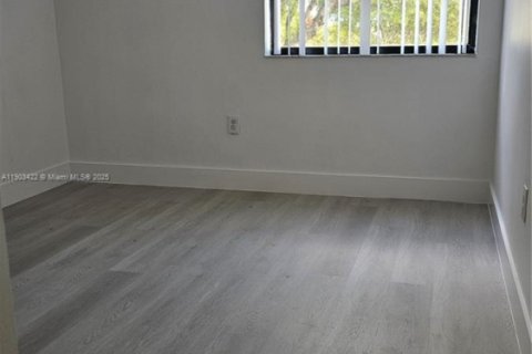 Снять в аренду кондоминиум в Майами, Флорида 3 спальни, 92.9м2, № 1956337 - фото 12