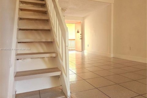 Снять в аренду кондоминиум в Майами, Флорида 3 спальни, 92.9м2, № 1956337 - фото 6