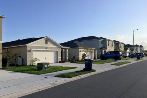House in Winter Haven, Florida 3 bedrooms, 120.77 sq.m. № 2280319