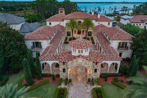 House in Windermere, Florida 8 bedrooms, 1306.95 sq.m. № 2196126