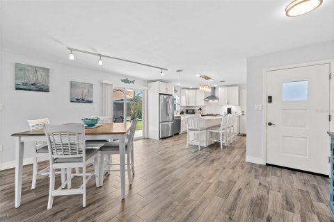 Casa en venta en Cocoa Beach, Florida, 3 dormitorios, 125.98 m2 № 1536685 - foto 17