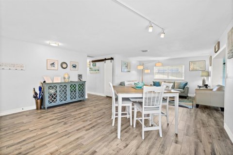Casa en venta en Cocoa Beach, Florida, 3 dormitorios, 125.98 m2 № 1536685 - foto 12