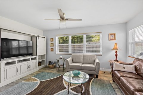 Casa en venta en Cocoa Beach, Florida, 3 dormitorios, 125.98 m2 № 1536685 - foto 3