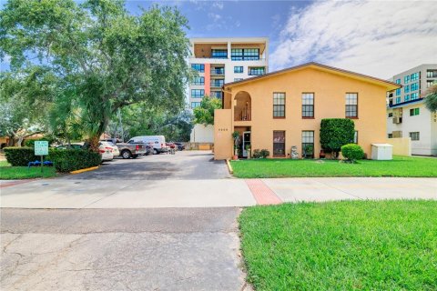 Commercial property in Saint Petersburg, Florida 508.92 sq.m. № 2306850