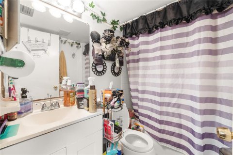Immobilier commercial à vendre à Saint Petersburg, Floride: 508.92 m2 № 2306850 - photo 2