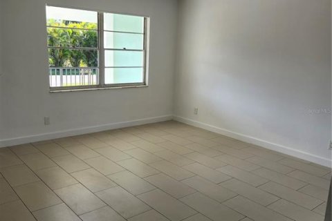 Villa ou maison à louer à Punta Gorda, Floride: 2 chambres, 83.61 m2 № 1855926 - photo 3