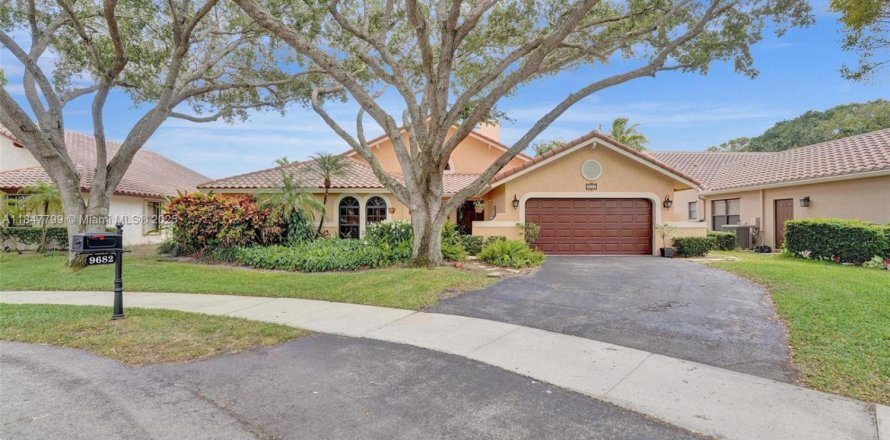Casa en Davie, Florida 3 dormitorios, 199.93 m2 № 1848378