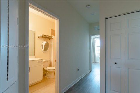 Купить таунхаус в Хайалиа, Флорида 3 спальни, 158.68м2, № 1975849 - фото 17