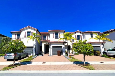 Купить таунхаус в Хайалиа, Флорида 3 спальни, 158.68м2, № 1975849 - фото 1