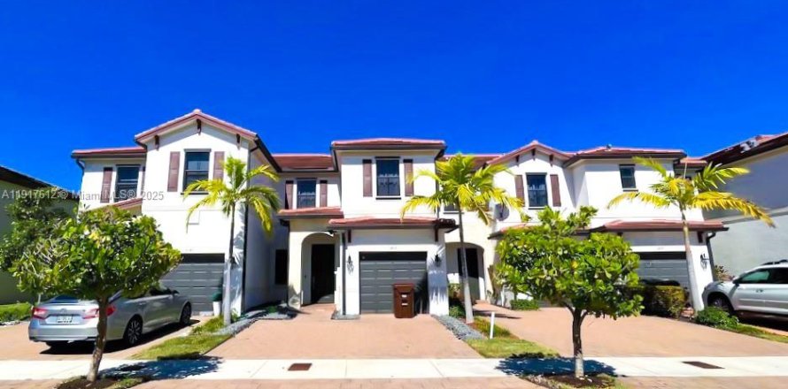 Таунхаус в Хайалиа, Флорида 3 спальни, 158.68м2 № 1975849