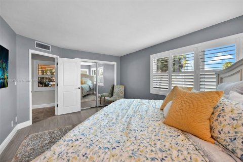 Condo in North Palm Beach, Florida, 3 bedrooms  № 1848967 - photo 19