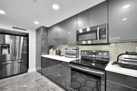 Condo in North Palm Beach, Florida, 3 bedrooms  № 1848967 - photo 10