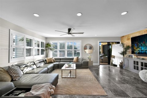 Condo in North Palm Beach, Florida, 3 bedrooms  № 1848967 - photo 2