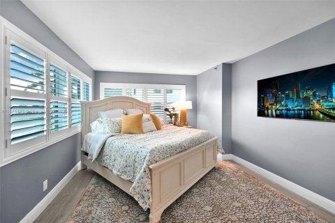 Condo in North Palm Beach, Florida, 3 bedrooms  № 1848967 - photo 18