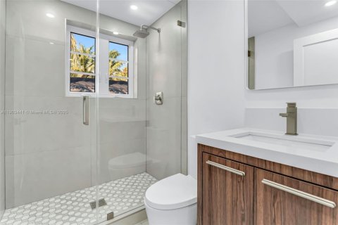 Casa en alquiler en Miami, Florida, 2 dormitorios, 91.97 m2 № 1963534 - foto 12