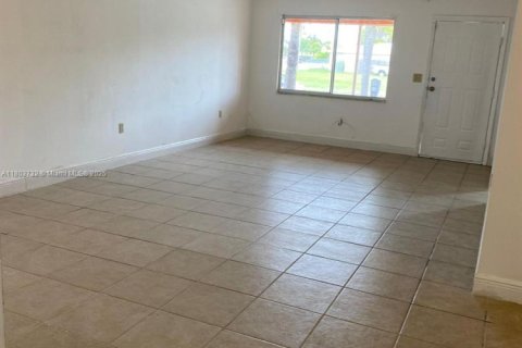 Apartment in Florida City, Florida 3 bedrooms, 114.27 sq.m. № 1869993 - photo 6