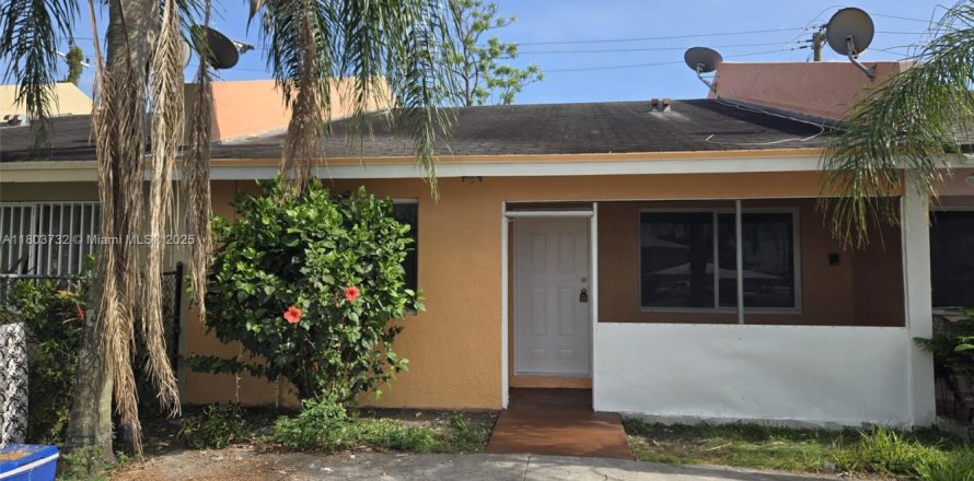 Appartement à Florida City, Floride 3 chambres, 114.27 m2 № 1869993