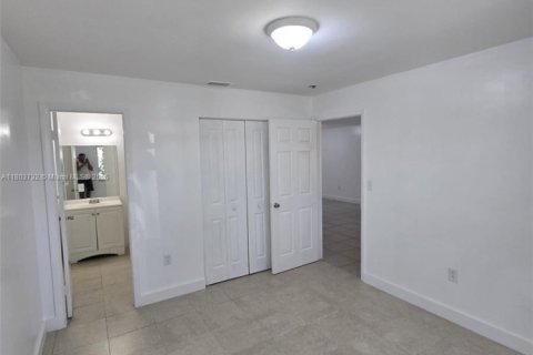 Apartment in Florida City, Florida 3 bedrooms, 114.27 sq.m. № 1869993 - photo 12