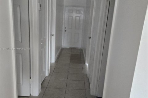 Apartment in Florida City, Florida 3 bedrooms, 114.27 sq.m. № 1869993 - photo 14