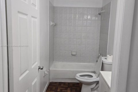 Apartment in Florida City, Florida 3 bedrooms, 114.27 sq.m. № 1869993 - photo 9