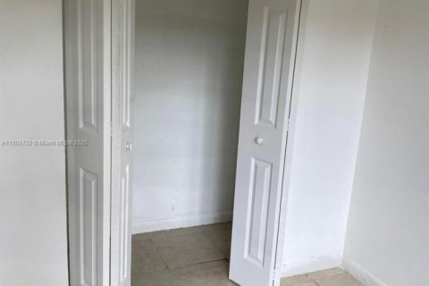 Apartment in Florida City, Florida 3 bedrooms, 114.27 sq.m. № 1869993 - photo 4