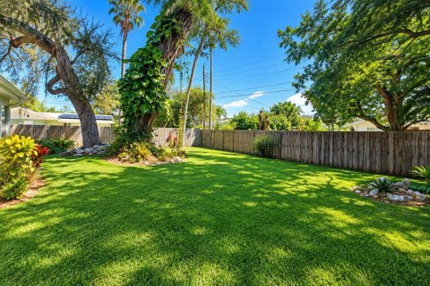 Villa ou maison à louer à Sarasota, Floride: 2 chambres, 128.58 m2 № 2418601 - photo 19