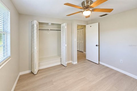 Villa ou maison à louer à Sarasota, Floride: 2 chambres, 128.58 m2 № 2418601 - photo 13