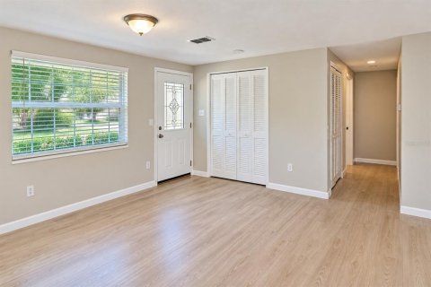 Villa ou maison à louer à Sarasota, Floride: 2 chambres, 128.58 m2 № 2418601 - photo 3