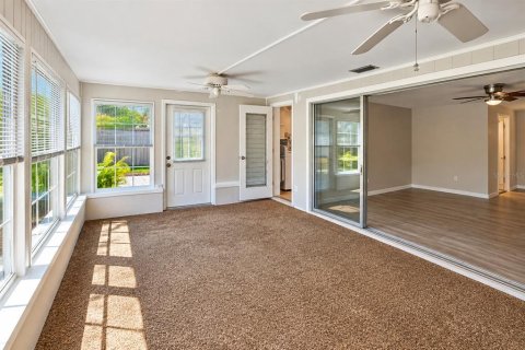 Villa ou maison à louer à Sarasota, Floride: 2 chambres, 128.58 m2 № 2418601 - photo 6