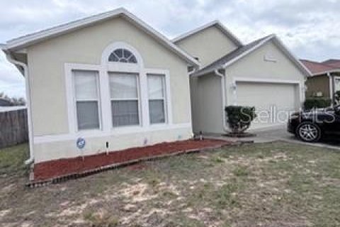House in Davenport, Florida 4 bedrooms, 172.33 sq.m. № 2215103