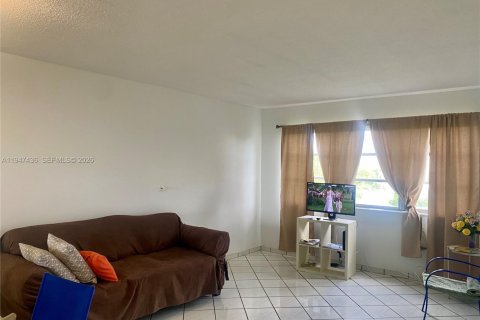 Estudio en el Condominio en Hollywood, Florida  № 2003551