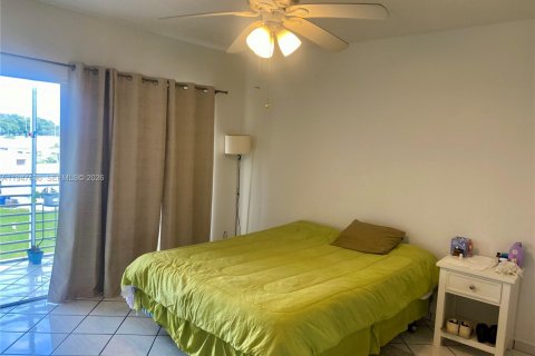 Condominio en venta en Hollywood, Florida, 1 dormitorio, 65.31 m2 № 2003551 - foto 3